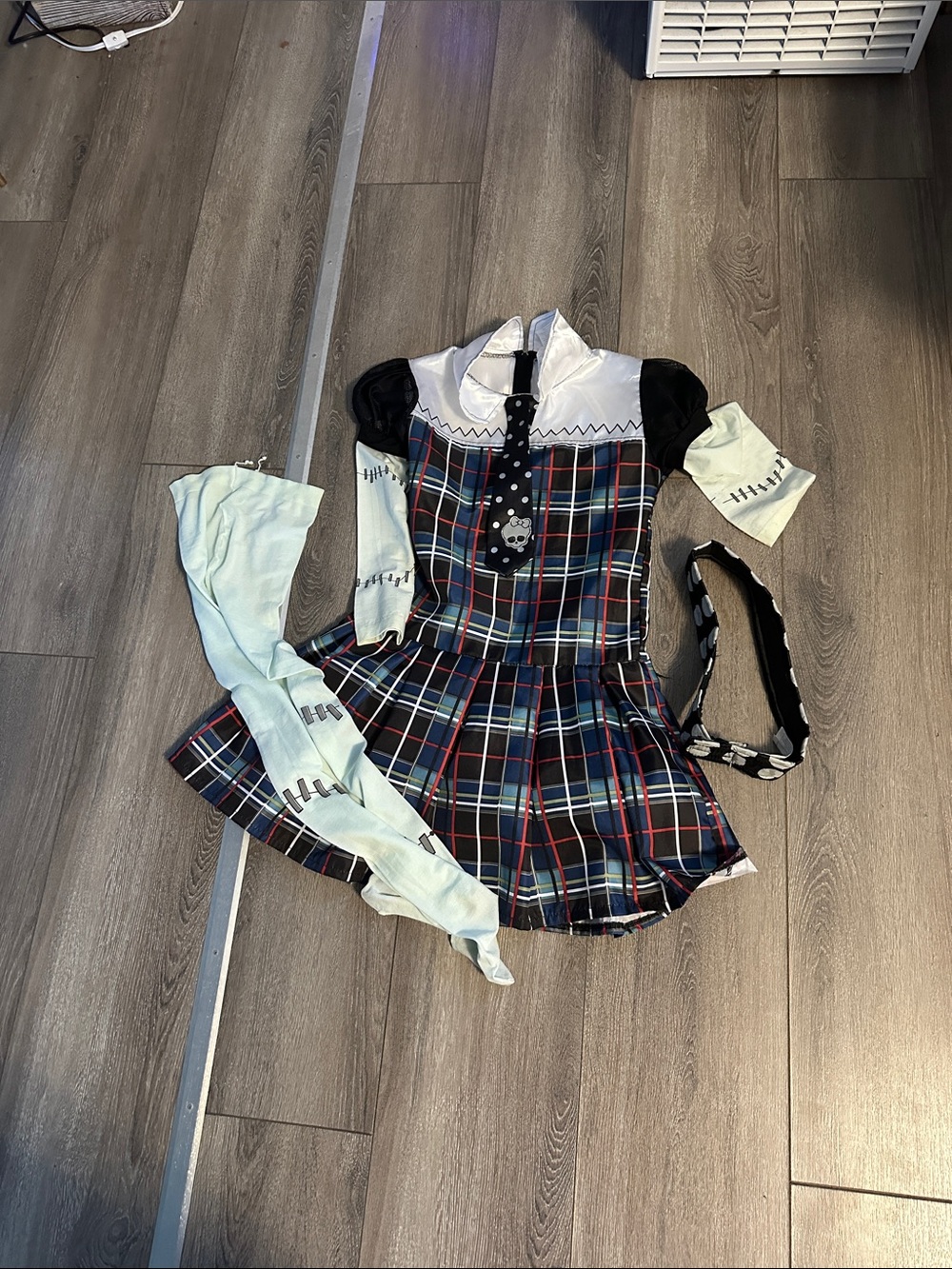 Monster High Satin-Lined Costume Top in White and Black in size Large